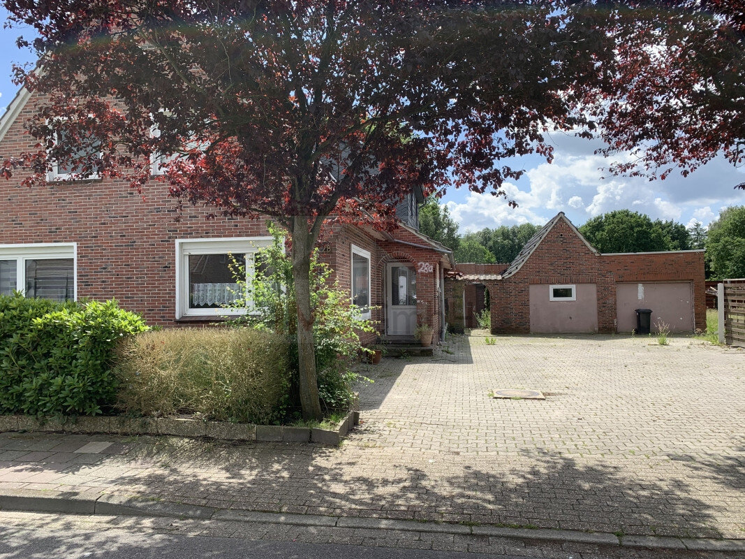 Mehrfamilienhaus zum Kauf 275.000 € 15 Zimmer 292 m²<br/>Wohnfläche 1.072 m²<br/>Grundstück Sandberg 28a Papenburg - Obenende Papenburg 26871