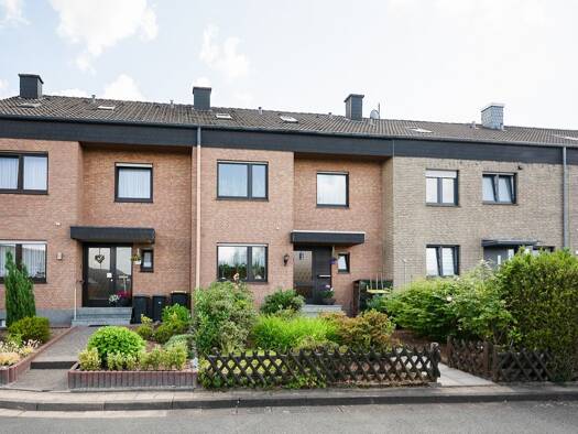 Reihenmittelhaus zum Kauf 289.000 € 6,5 Zimmer 105 m² 228 m² Grundstück Ubbedissen Bielefeld 33699