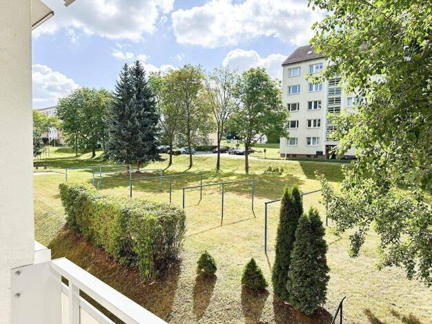 Wohnung zur Miete 445 € 4 Zimmer 76,9 m² frei ab sofort Erich-Weinert-Straße 3 Werdau Werdau 08412