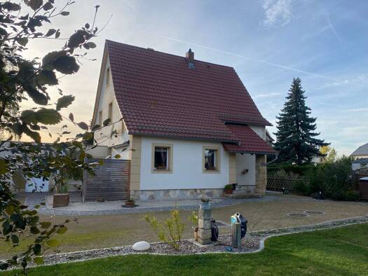 Einfamilienhaus zum Kauf 8 Zimmer 192 m² 6.564 m² Grundstück Weinböhla 01689