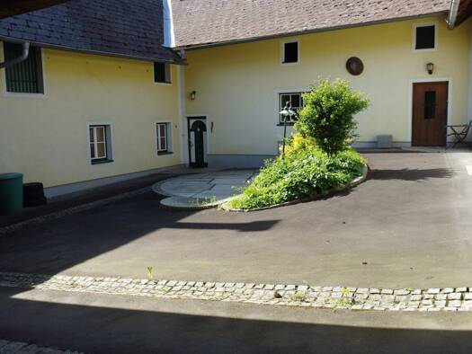 Haus zum Kauf 995.000 € 9 Zimmer 216 m² 2.435 m² Grundstück Leonding 4060