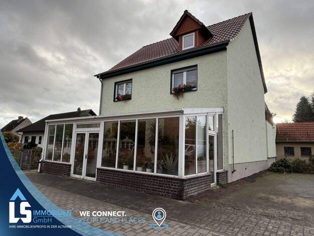 Einfamilienhaus zum Kauf 249.000 € 4 Zimmer 310 m² 903 m² Grundstück frei ab sofort Stendal 39576