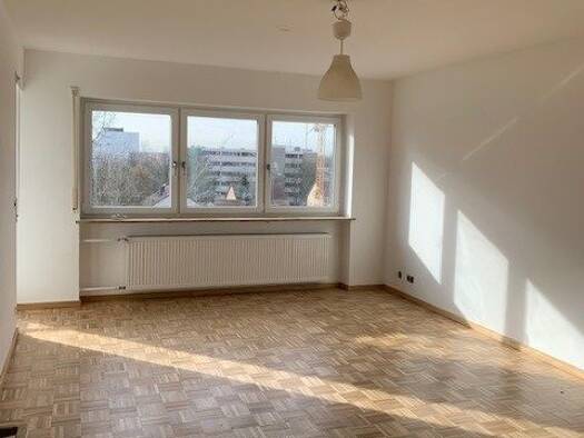 Wohnung zur Miete 900 € 3 Zimmer 79 m² 6. Geschoss frei ab 01.11.2026 Büchenbach Erlangen 91056