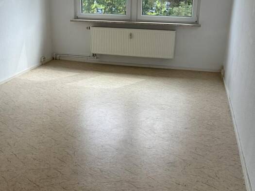 Wohnung zur Miete 272 € 2 Zimmer 48,9 m² 3. Geschoss Heinrich-Heine-Straße 9 Bad Dürrenberg Bad Dürrenberg 06231