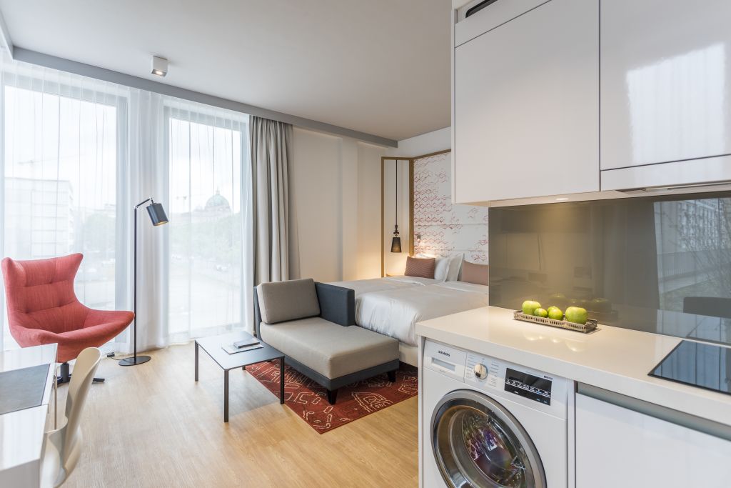 Wohnung zur Miete Wohnen auf Zeit 2.889 € 1 Zimmer 32 m²<br/>Wohnfläche 29.10.2024<br/>Verfügbarkeit Scharrenstraße Mitte Berlin 10178