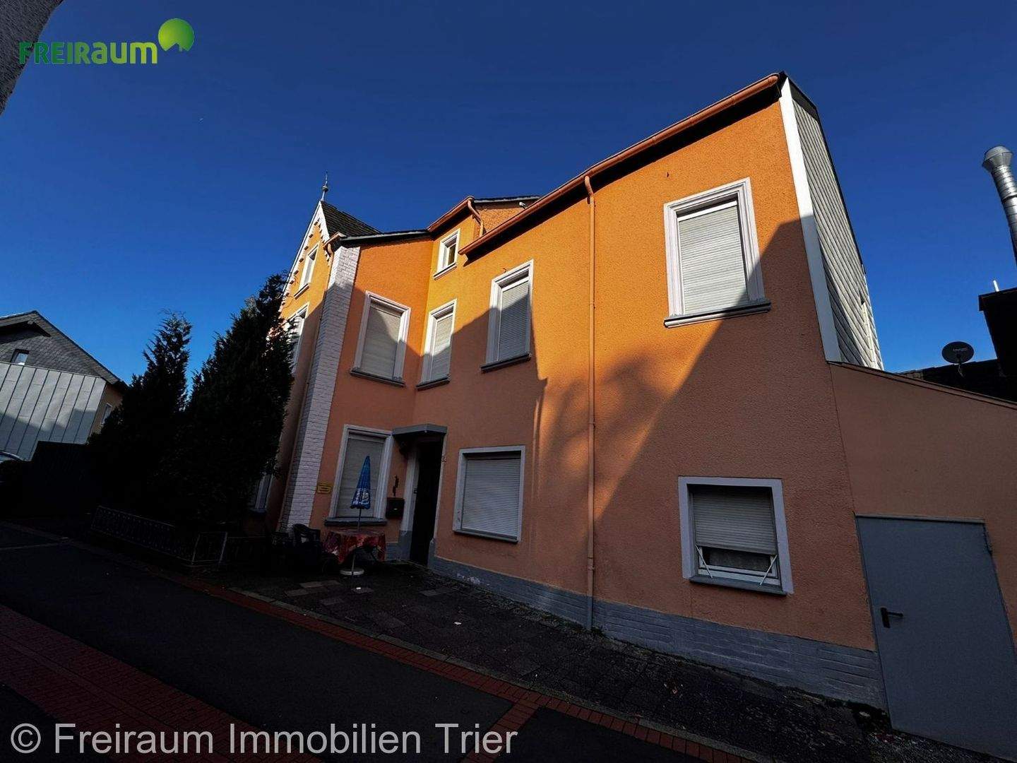 Immobilie in Gerolstein - Gerolstein:  Einfamilienhaus mit Charme und großem Potenzial in gefragter Lage - Bild 1