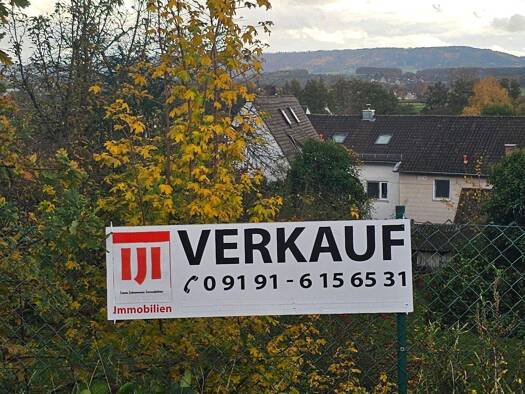 Mehrfamilienhaus zum Kauf 259.000 € 568 m² Grundstück Egerlandstraße 3 Reuth Forchheim 91301