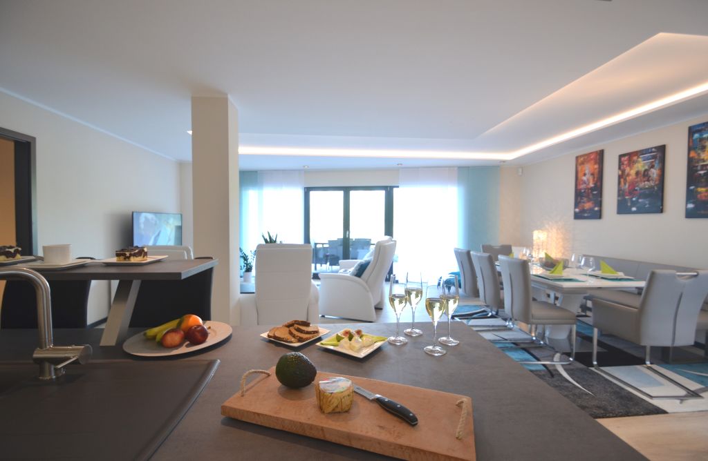 Wohnung zur Miete Wohnen auf Zeit 4.499 € 3 Zimmer 160 m²<br/>Wohnfläche 01.01.2025<br/>Verfügbarkeit Seeblick Großwallstadt 63868