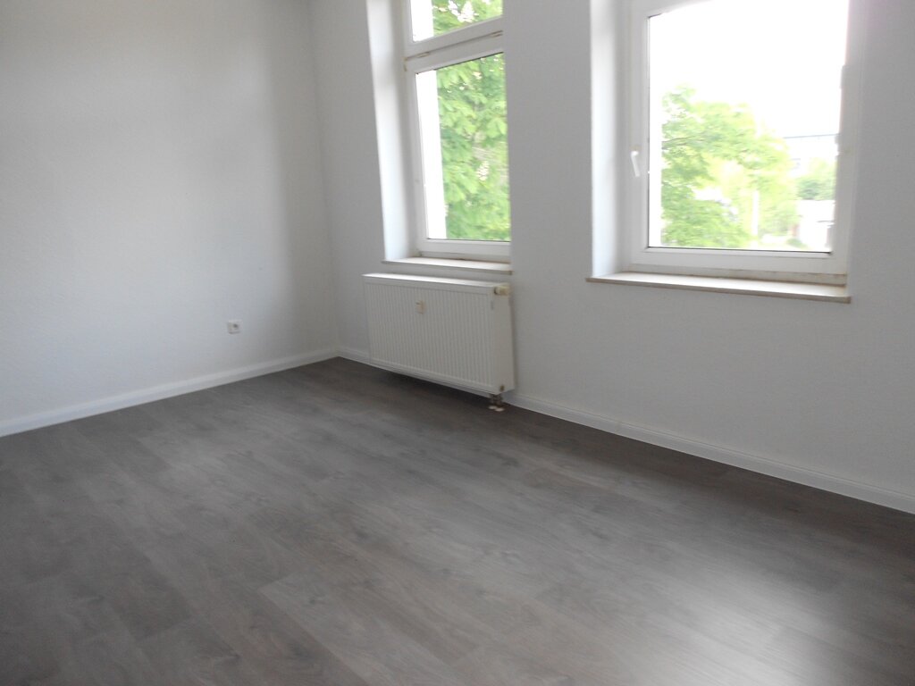 Apartment zur Miete 400 € 3 Zimmer 86,9 m²<br/>Wohnfläche Straßbergerstr. 89 Neundorfer Vorstadt Plauen 08527