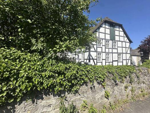 Mehrfamilienhaus zum Kauf 289.000 € 9 Zimmer 200 m² 394 m² Grundstück Warstein 59581