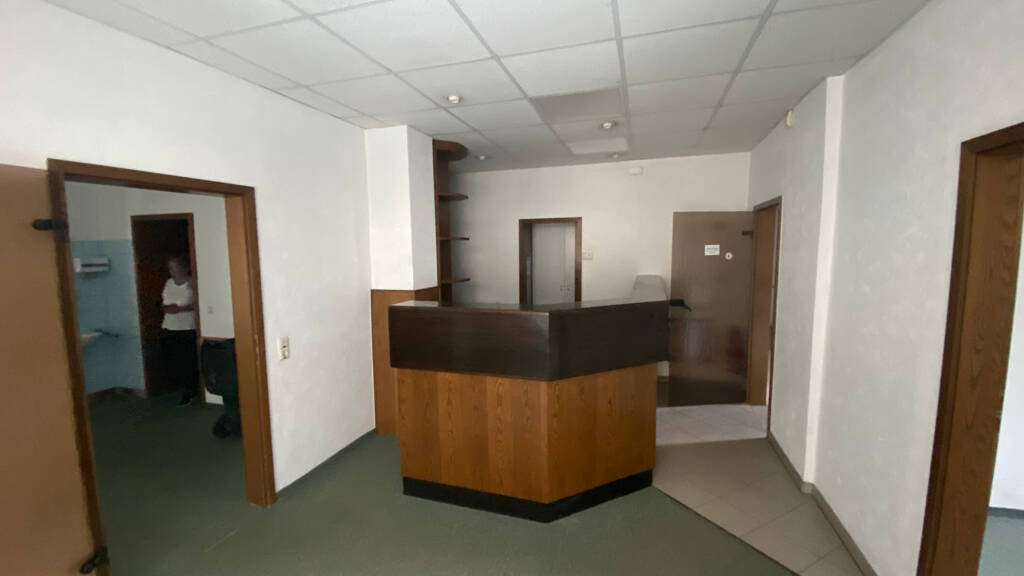 Praxisfläche zur Miete 670 € 7 Zimmer 134,4 m² Bürofläche Kleine Brüderstr. 12 Werdau 08412