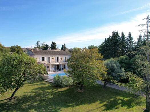 Einfamilienhaus zum Kauf 1.450.000 € 8 Zimmer 258 m² 1.833 m² Grundstück UZES 30700