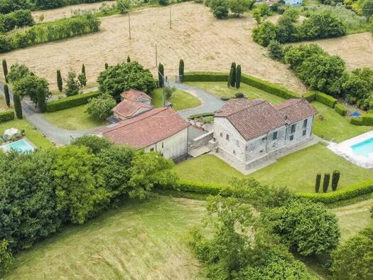 Haus zum Kauf 1.600.000 € 925 m² Licciana Nardi 54016