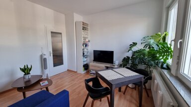 Wohnung zur Miete 600 € 3 Zimmer 59 m² 1. Geschoss frei ab 01.11.2024 Untertürkheim Stuttgart 70327