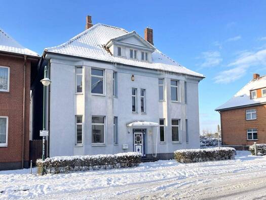 Haus zum Kauf 299.000 € 9 Zimmer 260 m² 1.040 m² Grundstück Hagenow 19230