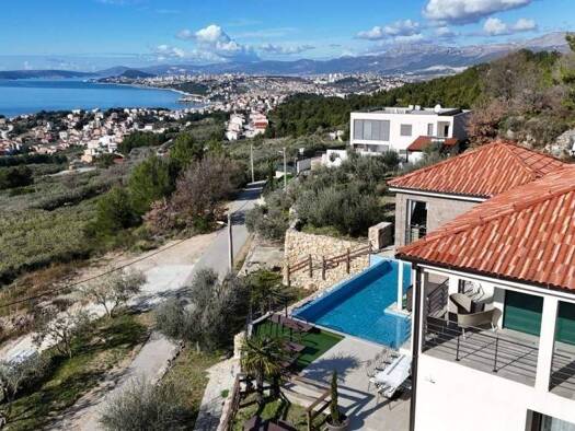 Haus zum Kauf 1.200.000 € 7 Zimmer 440 m² Split