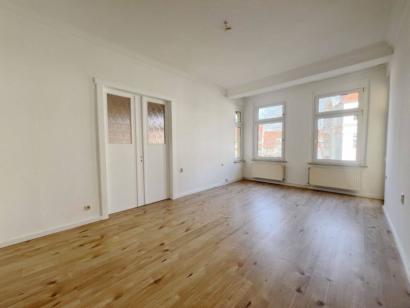 Charmante, großzügige Altbauwohnung im begehrten Stadtfeld Ost – Schillerstr. 31, 39108 Magdeburg – Vorschaubild 2