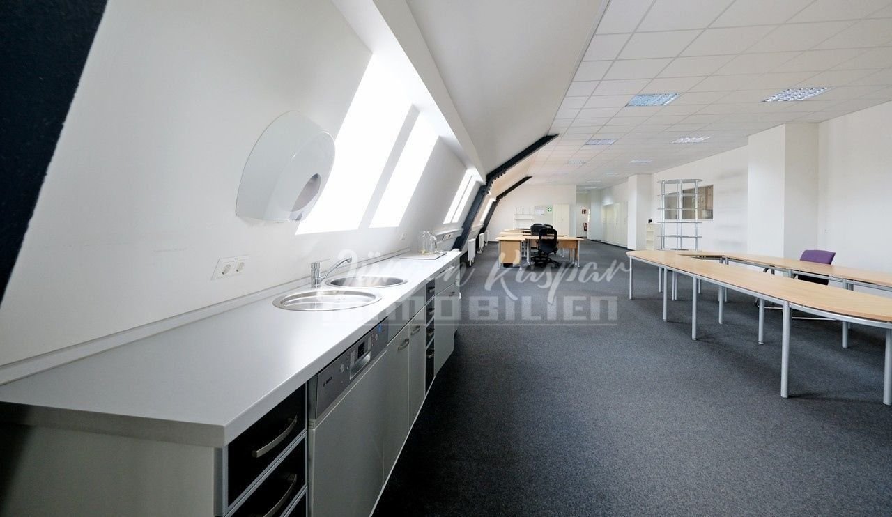 Büro-/Praxisfläche zur Miete 251 m²<br/>Bürofläche Unterfarrnbach / Alter Flugplatz Fürth 90768