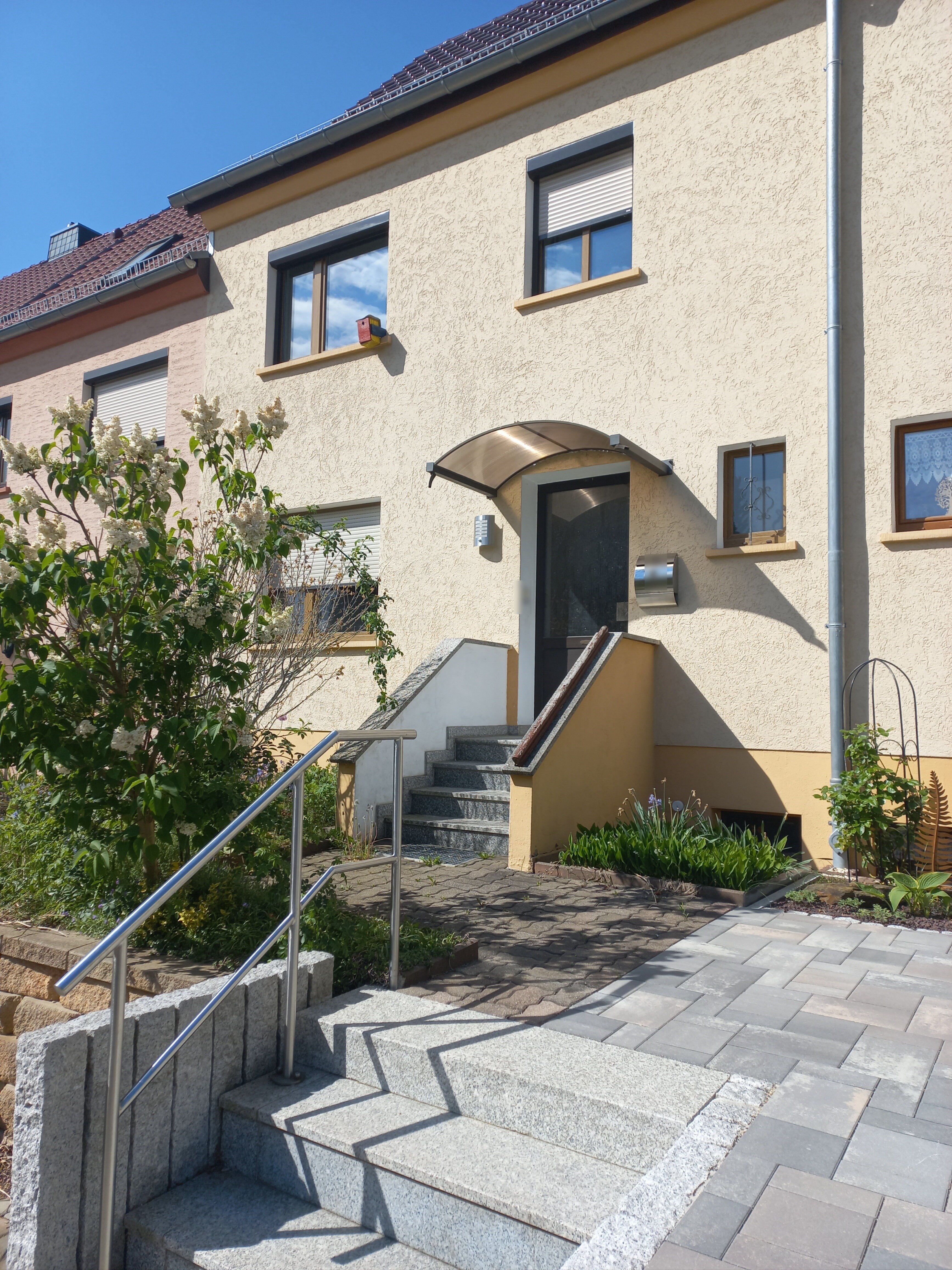 Reihenmittelhaus zum Kauf 130.000 € 5 Zimmer 85 m²<br/>Wohnfläche 163 m²<br/>Grundstück Bad Klosterlausnitz 07639