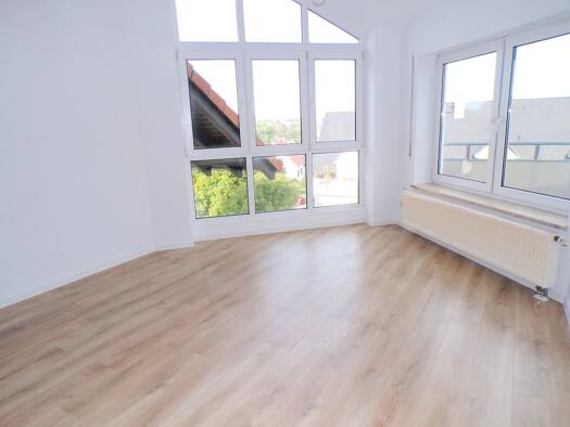 Wohnung zur Miete 265 € 1 Zimmer 44 m² 3. Geschoss frei ab sofort Werdau Werdau 08412
