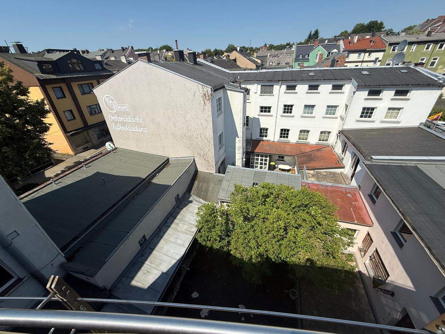 Einmalige Gelegenheit Hof/Saale: Quartier mit viel Potenzial im Zentrum - 4 Häuser/1 Gebäude teilvermietet - traumhafter Innenhof