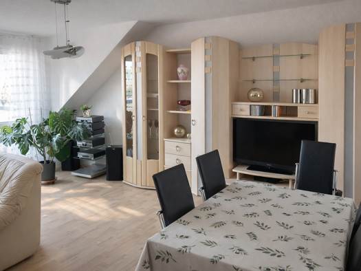 Wohnung zur Miete 1.050 € 3 Zimmer 80 m² Geschoss 3/4 frei ab 15.04.2026 Linkenheimer Weg 1 Bruchsal 76646