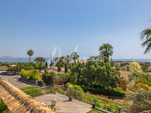 Einfamilienhaus zum Kauf 1.580.000 € 7 Zimmer 301 m² 1.490 m² Grundstück Exterieurs Fréjus 83600