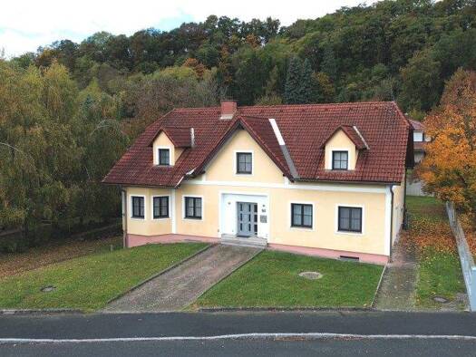 Haus zum Kauf 595.000 € 8 Zimmer 250 m² 1.000 m² Grundstück Austinstraße 75 Viehofen St. Pölten-Traisenpark 3107