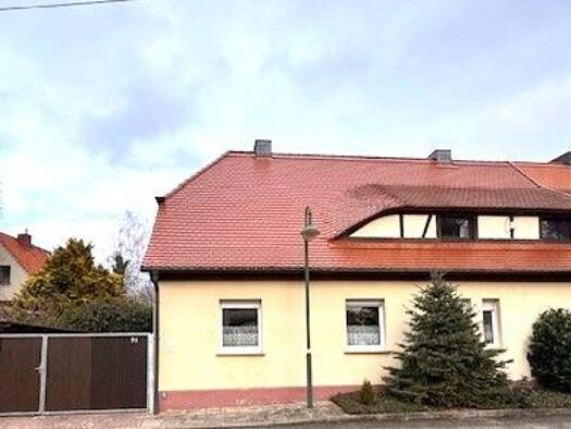 Doppelhaushälfte zum Kauf 229.000 € 6 Zimmer 140 m² 1.017 m² Grundstück Neumark 99439