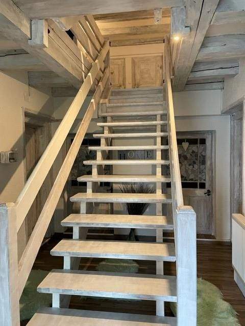 Immobilie in Furtwangen im Schwarzwald - 2-FAMILIEN-SCHWARZWALDHAUS mit Tenne.  Viel PLatz für die Großfamilie. Werkstatt und Großraumgarage.  - Bild 4