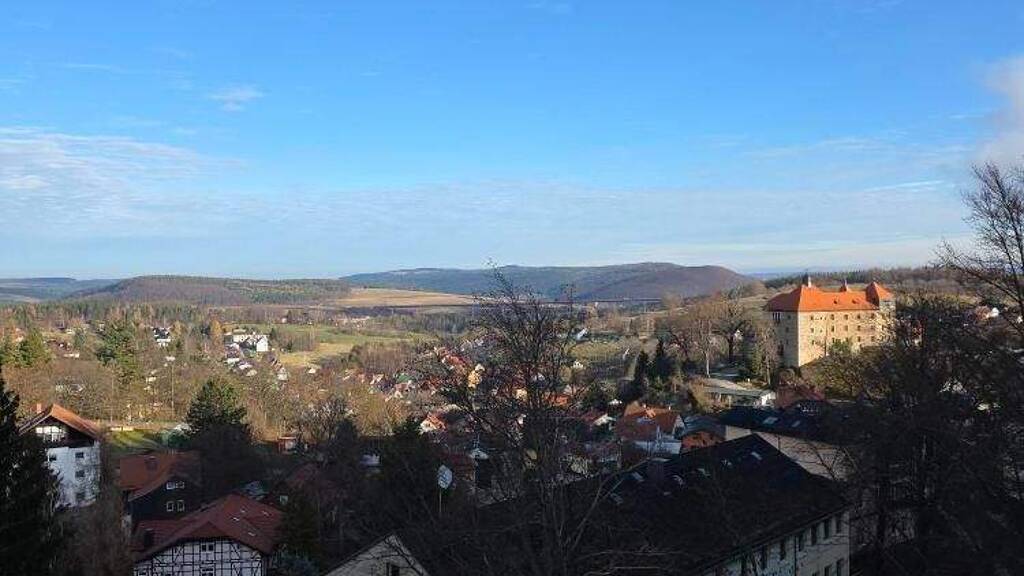 Wohnung zur Miete - Erstbezug 1.090 € 3 Zimmer 104,4 m² frei ab 01.03.2026 Elgersburg 98716