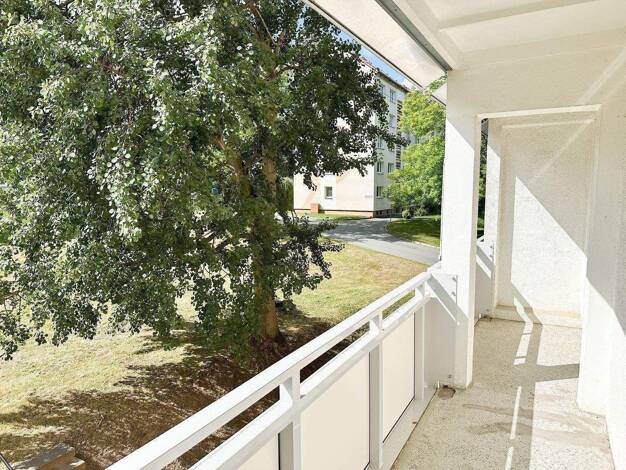 Wohnung zur Miete 310 € 3 Zimmer 56 m² 3. Geschoss frei ab sofort Erich-Weinert-Straße 3 Werdau Werdau 08412