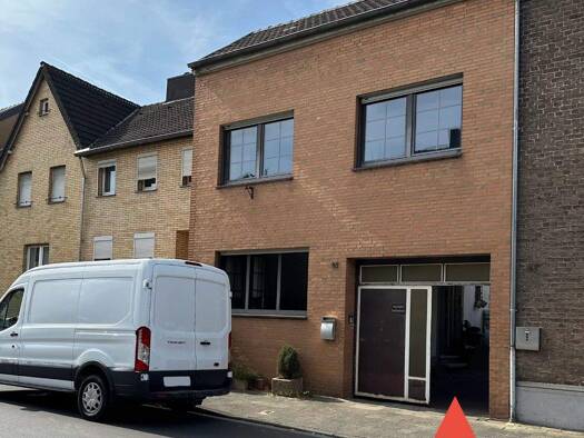 Reihenmittelhaus zum Kauf provisionsfrei 289.000 € 5 Zimmer 147 m² 436 m² Grundstück Heerlener Str 45 Scherpenseel Übach-Palenberg 52531