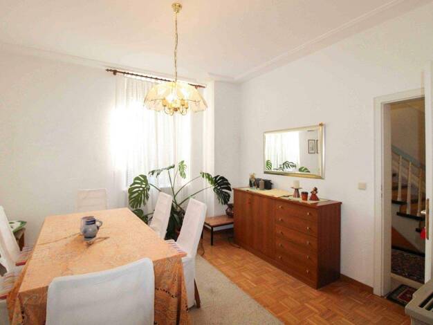 Reihenmittelhaus zum Kauf 298.000 € 7 Zimmer 142,1 m² 223,1 m² Grundstück Trier-Ost Trier 54295