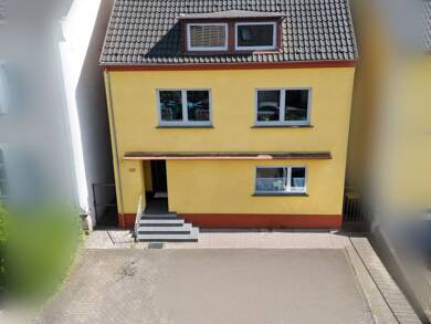 Einfamilienhaus zum Kauf 259.000 € 8 Zimmer 219 m² 615 m² Grundstück Schwalbach Schwalbach 66773