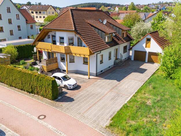 Mehrfamilienhaus zum Kauf provisionsfrei 567.000 € 8,5 Zimmer 252 m² 806 m² Grundstück Seidlbrandweg 3 Wolfsbach Ensdorf 92266