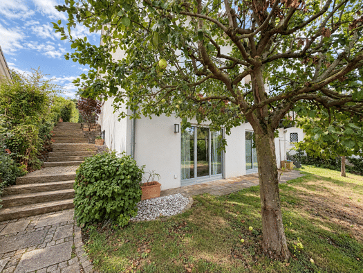 Einfamilienhaus zum Kauf 1.270.000 € 9 Zimmer 191 m² 543 m² Grundstück Nieder-Erlenbach Frankfurt am Main 60437