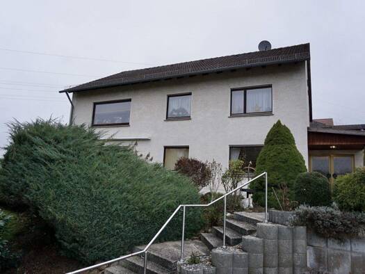 Mehrfamilienhaus zum Kauf 325.000 € 8 Zimmer 194 m² 855 m² Grundstück Wollrode Guxhagen / Wollrode 34302