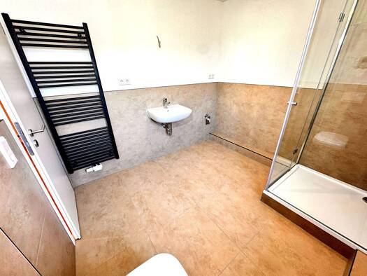 Terrassenwohnung zum Kauf provisionsfrei 229.000 € 2 Zimmer 58,3 m² 2 Geschosse frei ab sofort Erlanger Straße 11 Heßdorf 91093