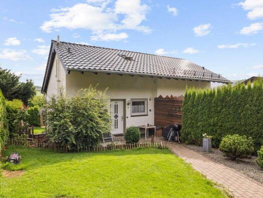 Doppelhaushälfte zum Kauf 227.000 € 4 Zimmer 111 m² 281 m² Grundstück Elleringhausen Olsberg 59939