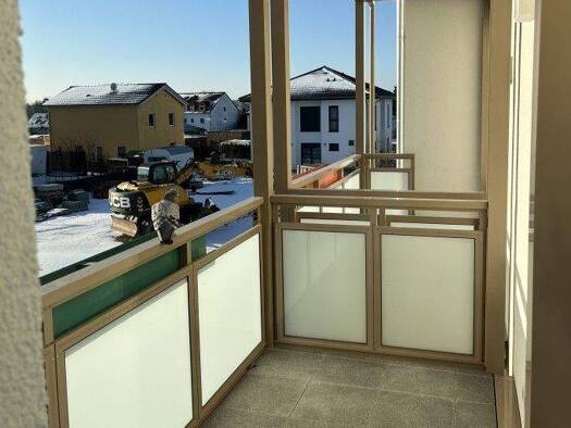 Wohnung zur Miete 555 € 2 Zimmer 42,2 m² Arnsdorf 01477