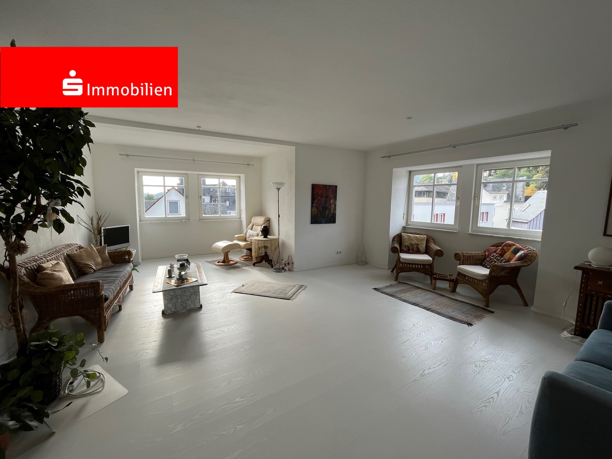 Wohnung zur Miete 850 € 3 Zimmer 113 m²<br/>Wohnfläche 3.<br/>Geschoss 02.01.2025<br/>Verfügbarkeit Dillenburg Dillenburg 35683