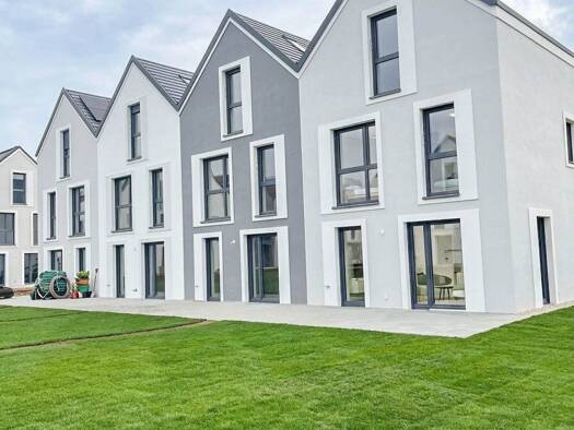 Reihenendhaus zur Miete 1.900 € 5 Zimmer 150 m² 275 m² Grundstück frei ab 01.09.2026 Köfering Köfering 93096