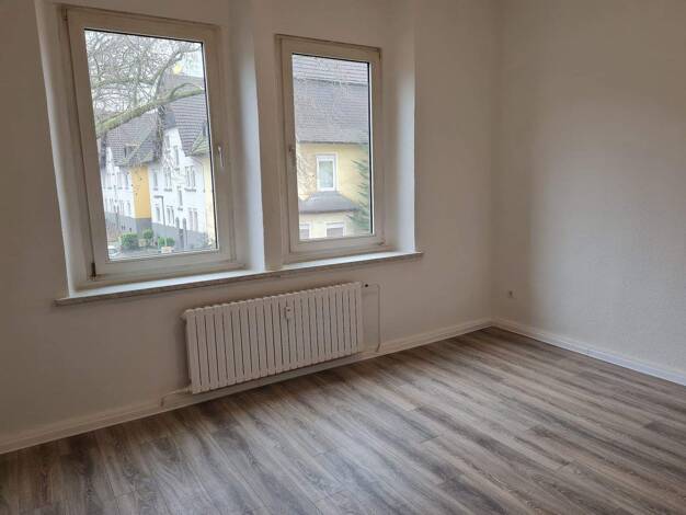 Wohnung zur Miete 390 € 3 Zimmer 60 m² 1. Geschoss Heinrichstraße 34 Bruckhausen Duisburg 47166