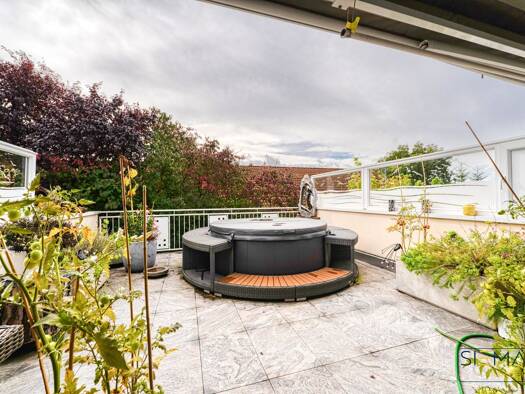 Haus zum Kauf 10 Zimmer 160 m² 1.087 m² Grundstück Wettstetten 85139