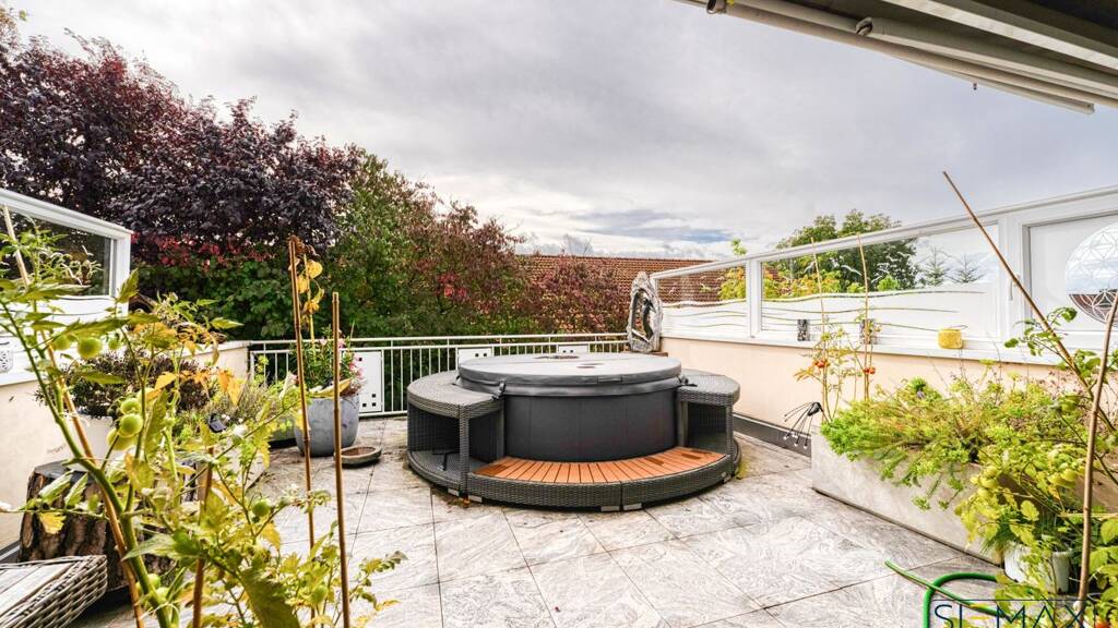 Haus zum Kauf 10 Zimmer 160 m² 1.087 m² Grundstück Wettstetten 85139