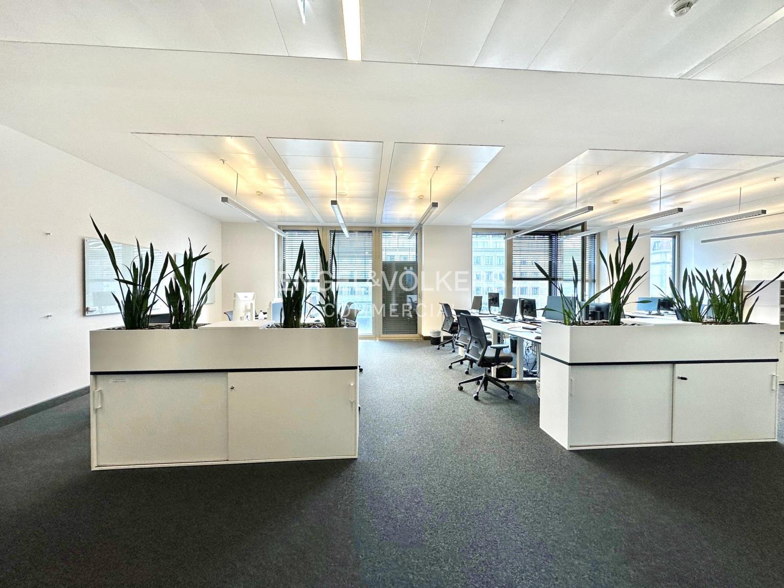 Büro-/Praxisfläche zur Miete 32 € 685 m²<br/>Bürofläche ab 685 m²<br/>Teilbarkeit Mitte Berlin 10117