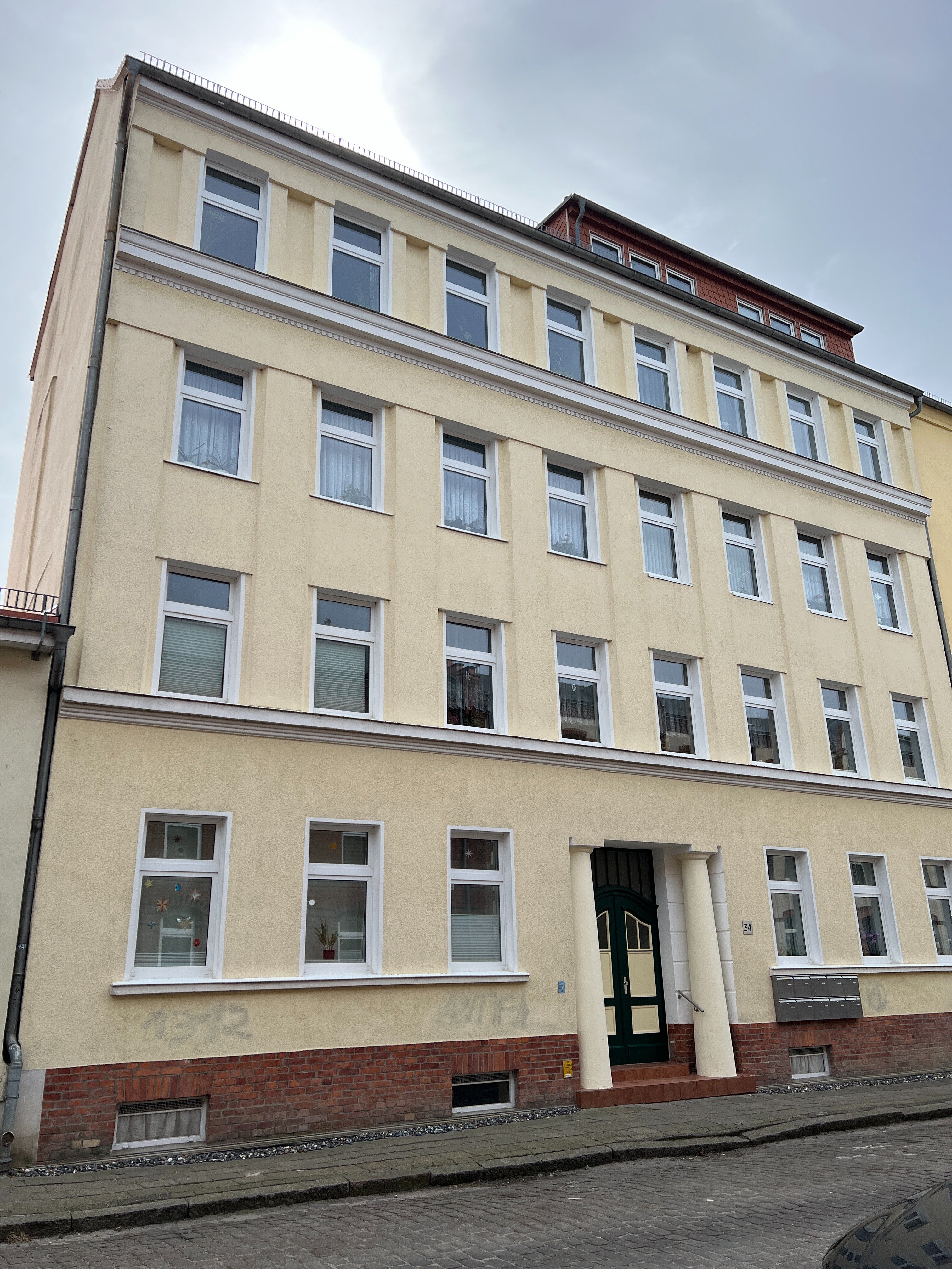 Studio zur Miete 925 € 4 Zimmer 120 m²<br/>Wohnfläche 01.01.2025<br/>Verfügbarkeit Frankenvorstadt Stralsund 18439