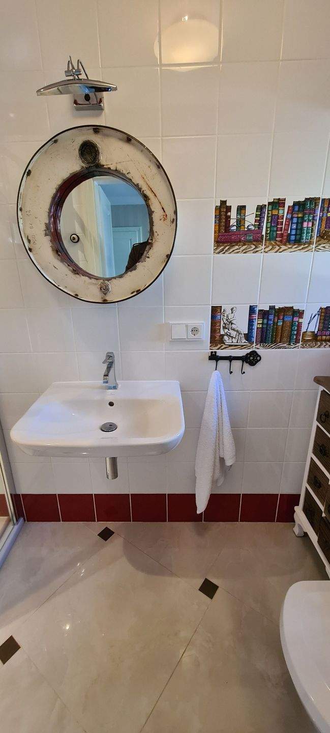 Immobilie in Aschau im Chiemgau - Geräumiges Familienhaus mit Balkon und zwei Terrassen in Aschau im Chiemgau - Bild 3