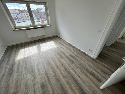Wohnung zur Miete 690 € 2 Zimmer 60 m² Geschoss 4/5 frei ab sofort Steinbühl Nürnberg 90443
